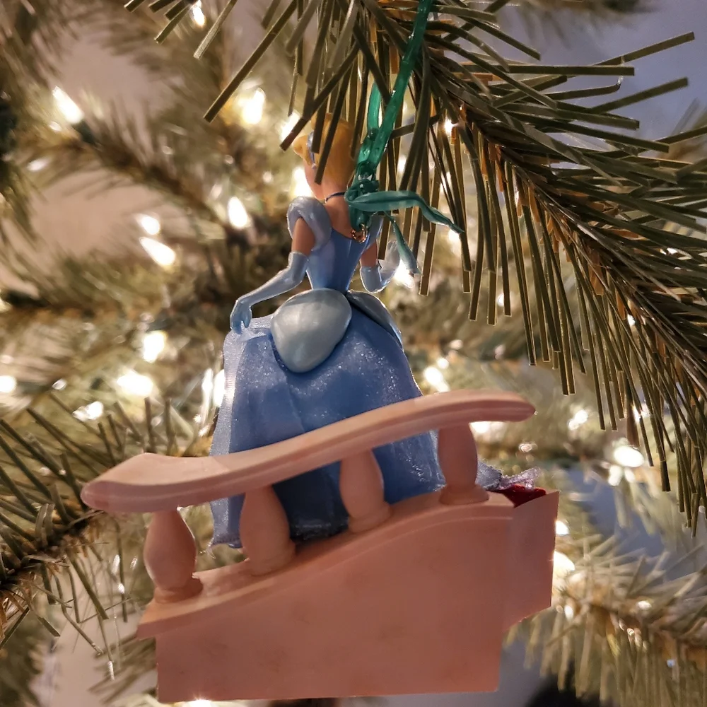 Hallmark Disney Cinderella 2007 Ornament - Picture 7 of 9